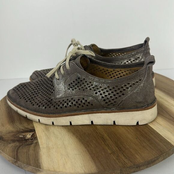 TRASK Lena Perforated Oxford Sneakers Shoes Metallic 6.5 - Picture 4 of 10